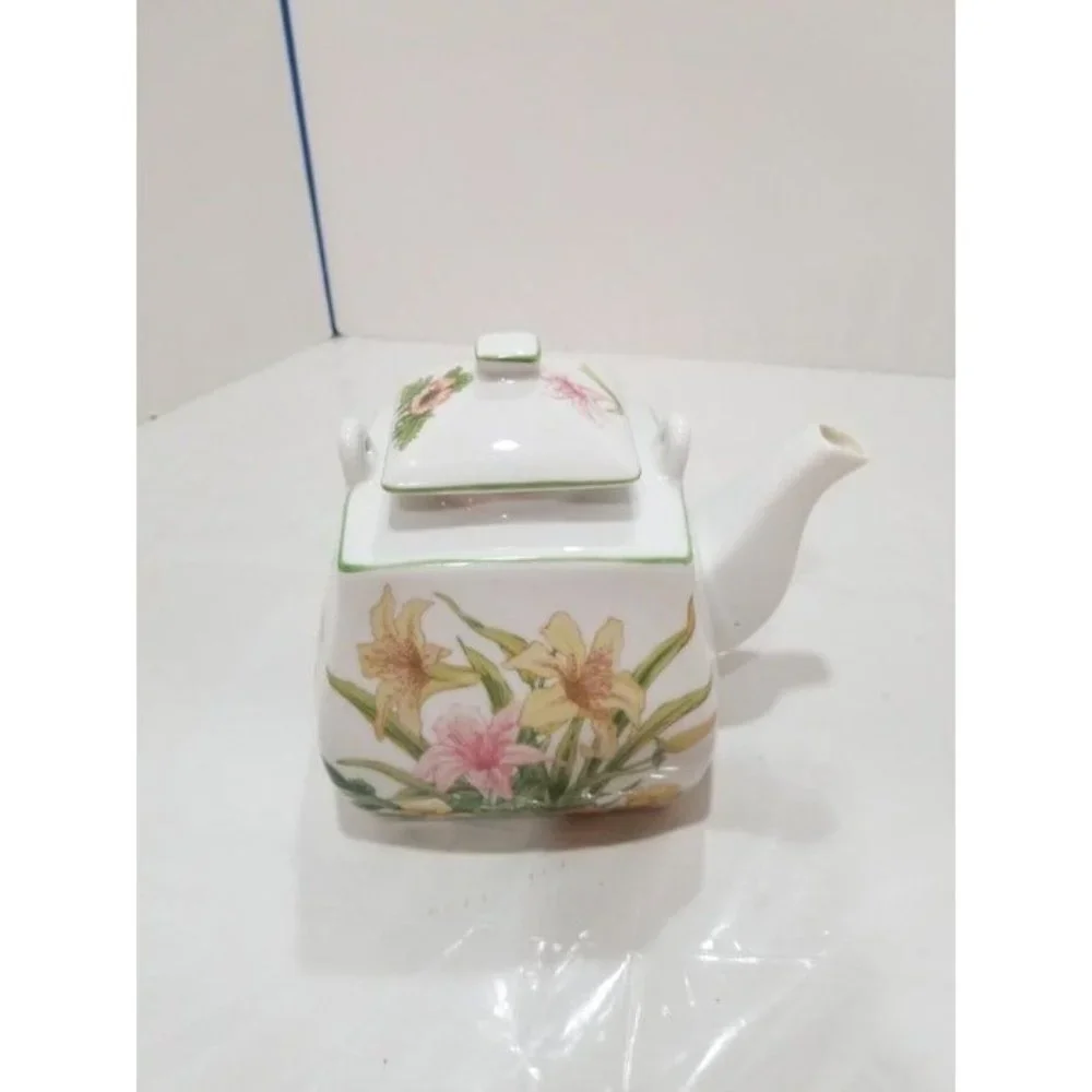 Jade Lily Teapot with Lid White with Floral Design Fine‎ Porcelain by Stafford
